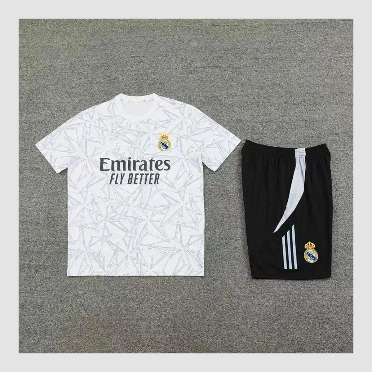 T-shirt Adidas — vue 1