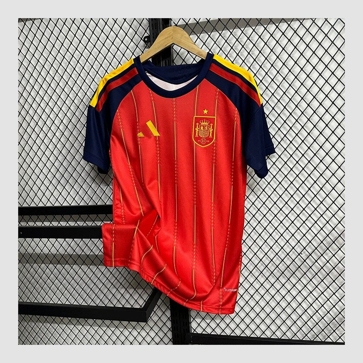 T-shirt Adidas — vue 1