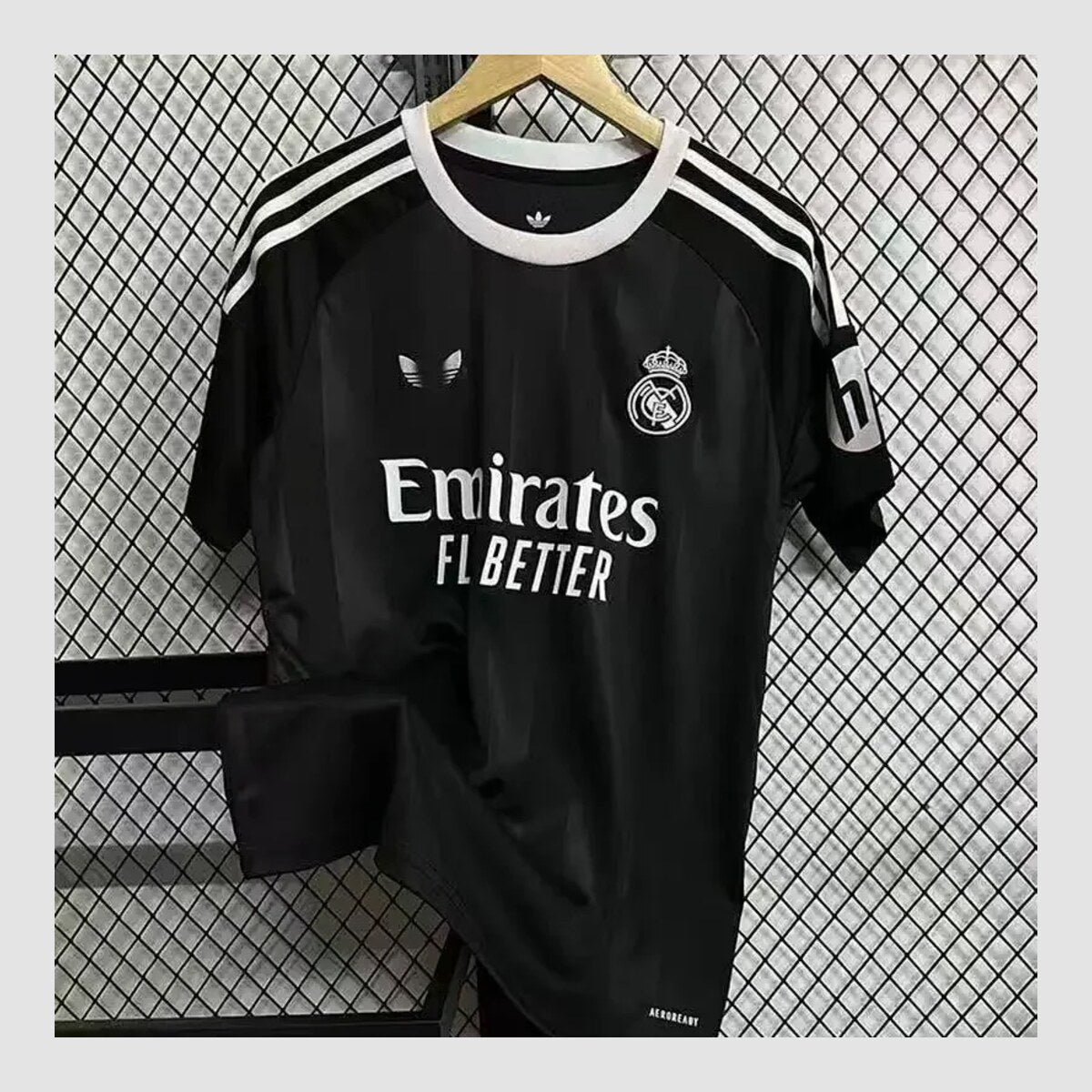 T-shirt Adidas — vue 1