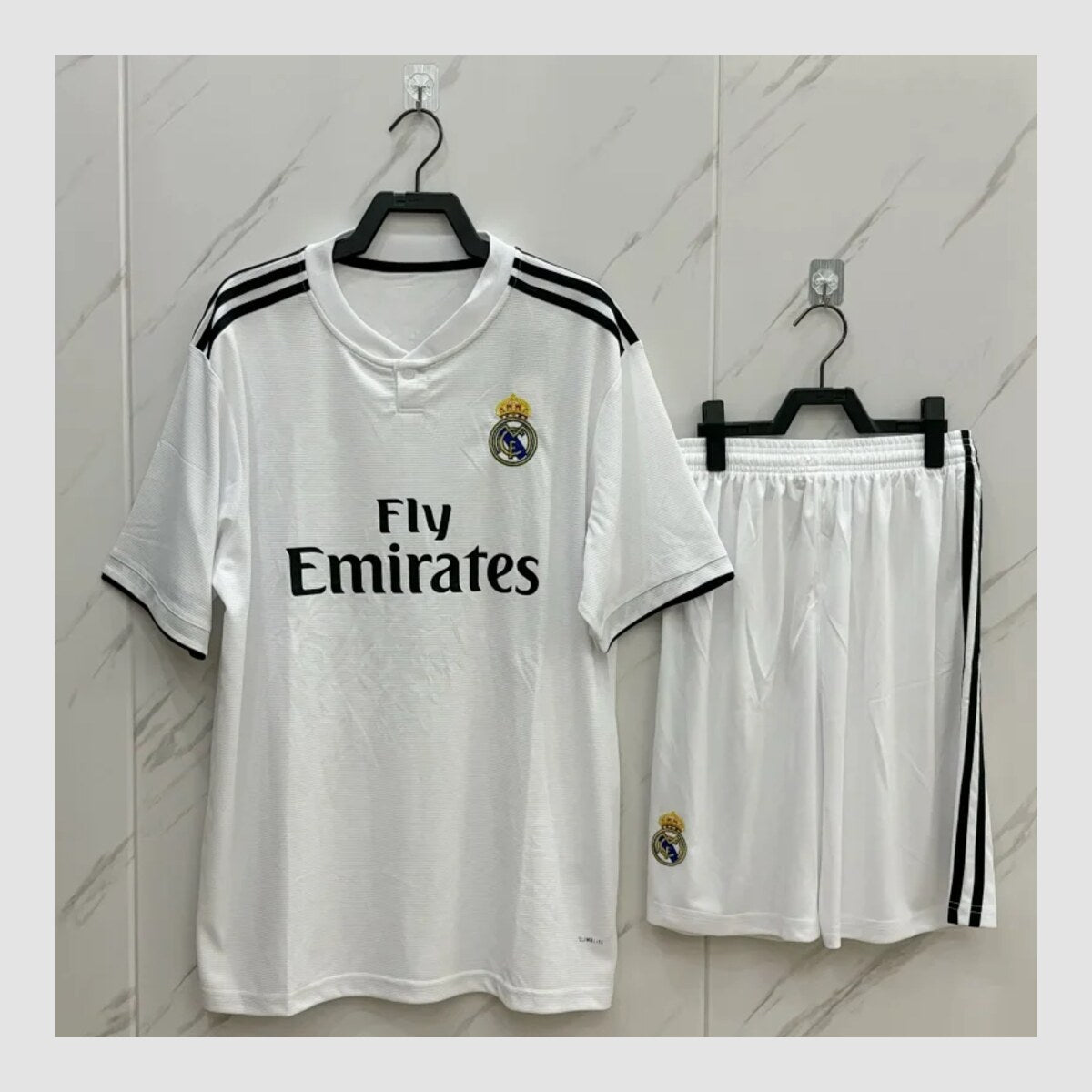 T-shirt Adidas — vue 1