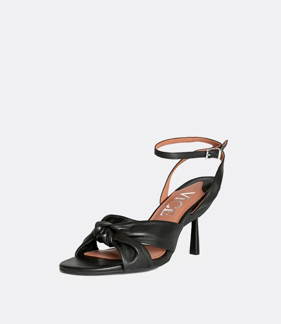 Everyday Sandals in Black Leather