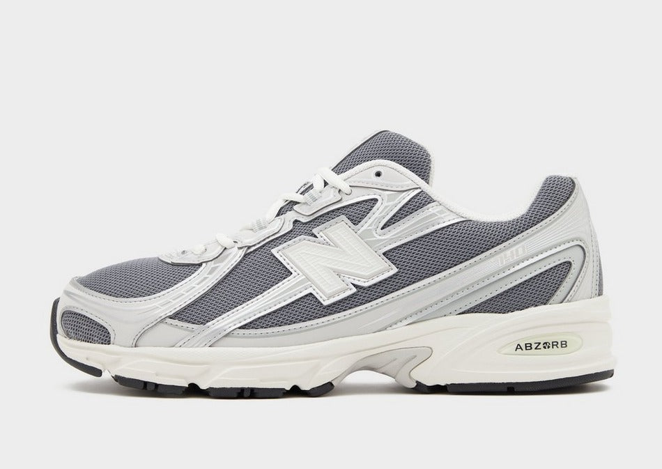 New Balance 740